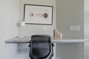 Blueground Lost Plains pool pet area wd ATX-271