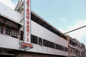 RedDoorz at Hotel Mayang Sari 1