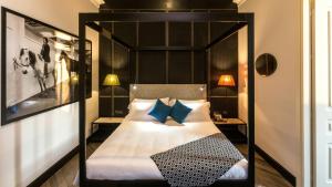 Junior Suite room in The H'All Tailor Suite Roma