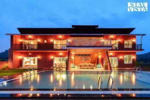 StayVista at Zen Haven with Pool, Bathtub, BBQ - Balayaduri