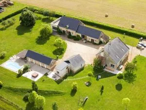 Closerie 3 étoiles La Poire à Loup, Domaine avec Piscine - 里尼尔斯布顿