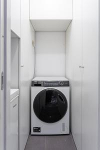 Appartamento con 2 Camere da Letto, Terrazza e Vista Mare