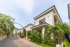 ELIVAAS 3 BHK Pvt Pool & Bar - Villa Valerie