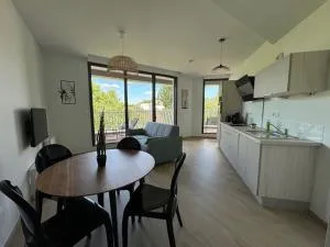 F2 neuf cosy et élégant avec terrasse, parking, WIFI - Durtol