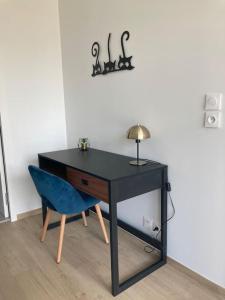 F2 neuf cosy et élégant avec terrasse, parking, WIFI