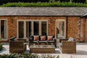 The Old Vicarage By Birch Stays - New Home