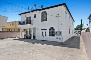 Lovely gated 3bedroom & 2 bath unit near Universal studio and Hollywood