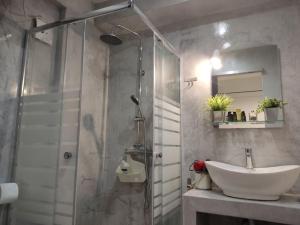 Angels Yard in Athens Heart