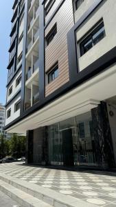 Sirena Pearl Tangier Cornice