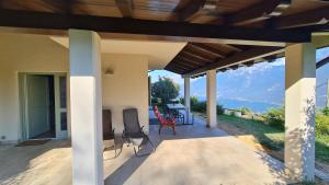 Villetta 56 Blu Yellow and Red Lake view Garden Private Parking by Garda Domus Mea