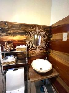 Cozy Bungalow Isa with AC and Generator in General Luna