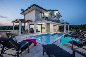 Villa Jelena I 4-Sterne I Beheizter Pool I Privatsphäre I barrierefrei I Grill