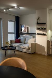 Spacious Apartments with Parking by Noclegi Renters