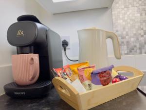 Luxury Ensuite Apartment with Balcony Free Parking