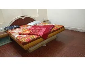 Hotel Bhawani Palace, Abu Road, RJ - Chandrāvati