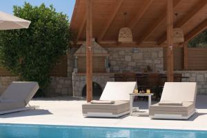 MaYa Villa, Heated Pool Estate near Rethymno andamenities!