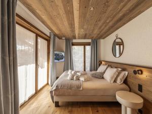 Chalets Chalet de Luxe avec Piscine et Sauna, Proche des Pistes a Courchevel - FR-1-568-33 : photos des chambres
