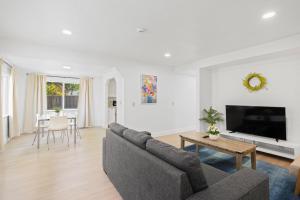 # Marbella Lane - Modern Cabin-style 2BR Home