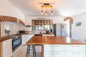 Appartements Piscine interieure, SPA et Jeux open for 15 guests : photos des chambres