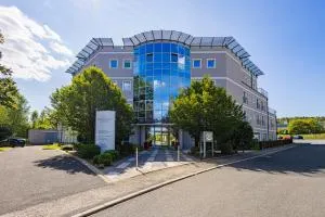 雷斯德商务酒店 - Schleusingen