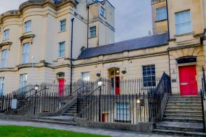 Central Flat, Free Parking, Ideal for Contractors