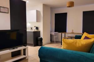 NEW Southampton City Centre Stay 4 Guest Patio Cot