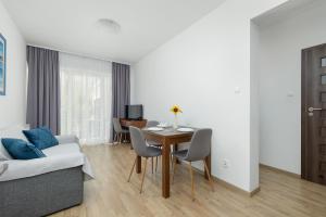 Atrium Apartment Spa & Gym 150m to the Beach Sarbinowo by Noclegi Renters