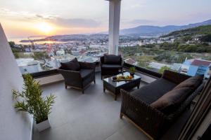 Villa With Beautiful View, Modern Furnishing & Pool