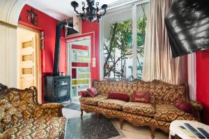 Villa Maria and Dimosthenis