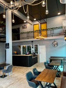 Friends Station Tukkom Hostel & Cafe