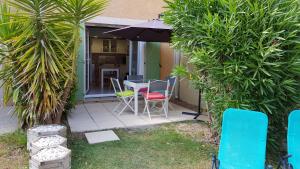 maisonnette de vacance dans résidence avec piscine à 12m des plages