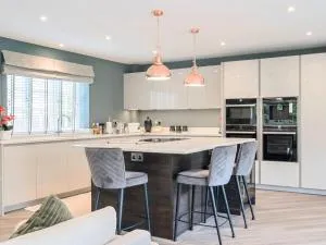 Pass The Keys Stunning 5 Bedroom Spacious Home - 布克汉姆