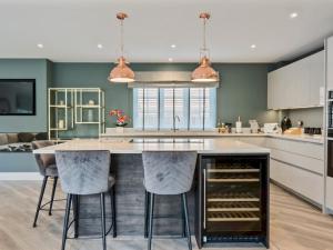 Large Comfortable & Private Home in Fetcham - Pass the Keys