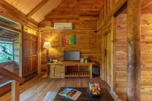 Alaya Stays Duplex Cottage with Tree House - Suro Woodcrest Chalet