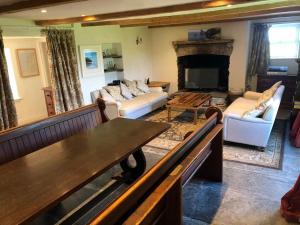 17th Century Traditional Tintagel Farmhouse with Hot Tub