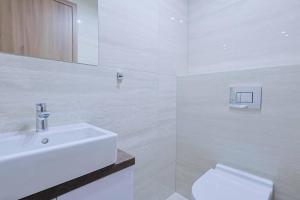 Sky Park Tower 1, luxury apartment with free parking