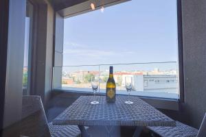 Sky Park Tower 1, luxury apartment with free parking