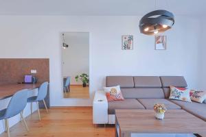 Sky Park Tower 1, luxury apartment with free parking