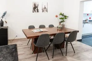 Unique Parking Access, Xl Home W Parking Option - Ranst