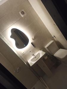 Unique Apartment by the sea, between Hilton and four seasons in the heart of Alexandria, no view