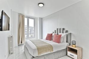 Appartement lumineux en banlieue parisienne - III