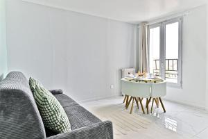 Appartement lumineux en banlieue parisienne - III