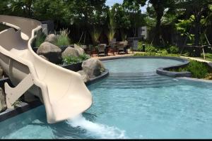 High Floor Sea View 2 bedroom Near Walking Street