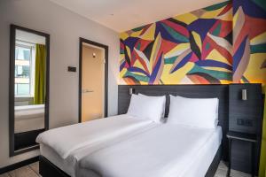 Classic Double or Twin Room room in Thon Hotel Rotterdam City Centre