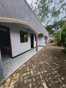 Hunters Den Resort Budaka