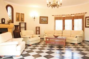 LaTorre seafront villa
