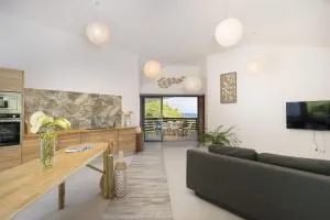 Maruapo Guest House - Aoua