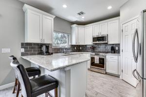 Golfers Haven! PHX Getaway - 7 Mi to Dtwn!