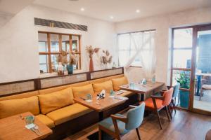 The Shalimar Hotel, Kemps Corner