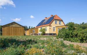 5 Bedroom Nice Home In Svaneke